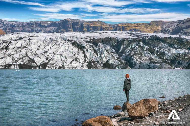 hiking around the solheimajokull glacier lagoon