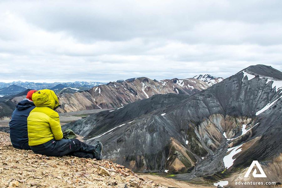 people sitting watching Blahnukur