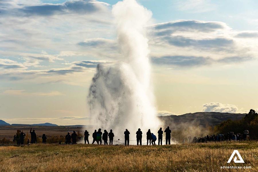 sightseeing around geysir