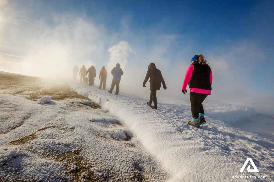 hiking in hveravellir geothermal area