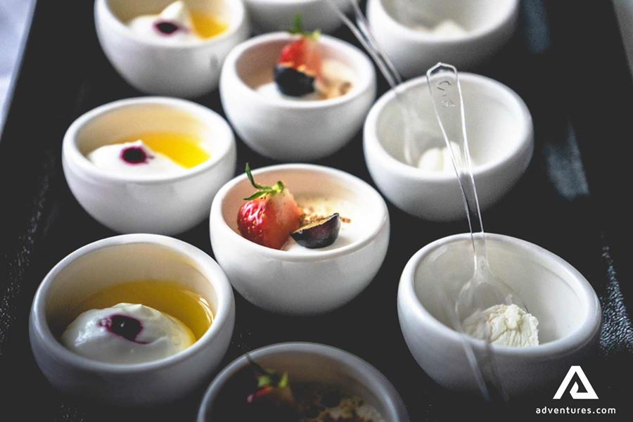 tasting entrees on a food tour